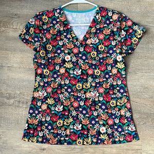 NWT MED COUTURE scrub top